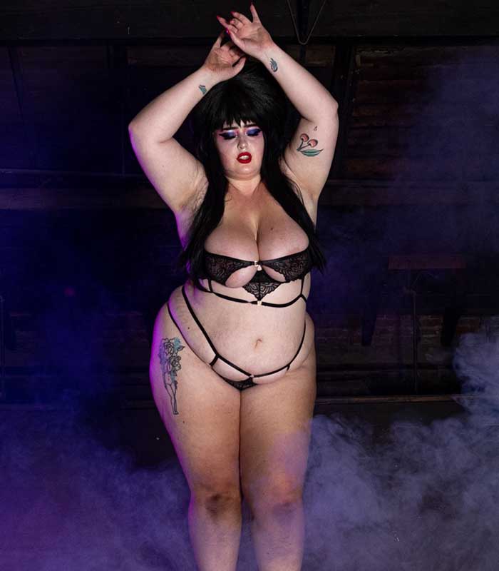 Top plus size pornstar Gwen Adora dancing almost naked