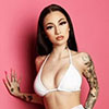 Бхад Бхабі - Зверху OnlyFans дівчина