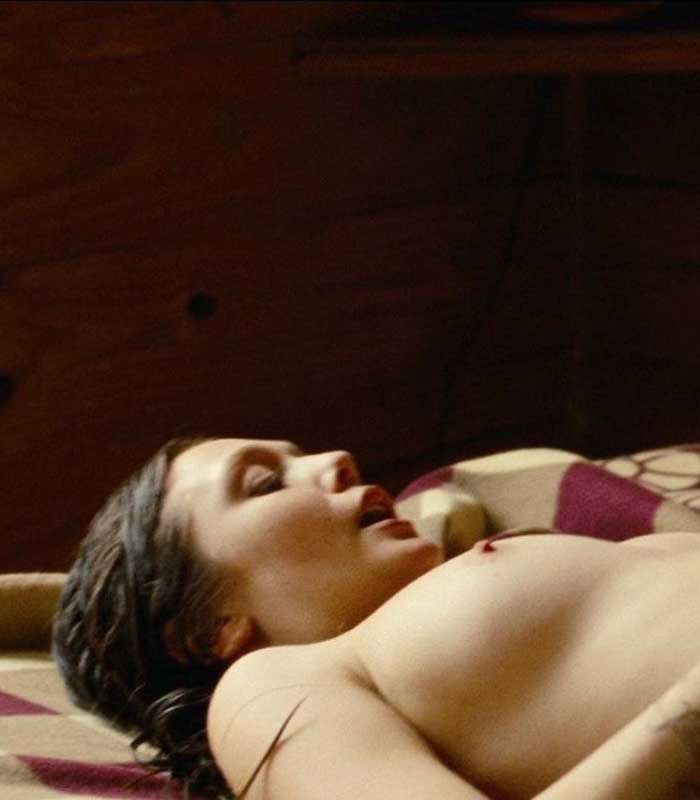 Elizabeth Olsen pupper